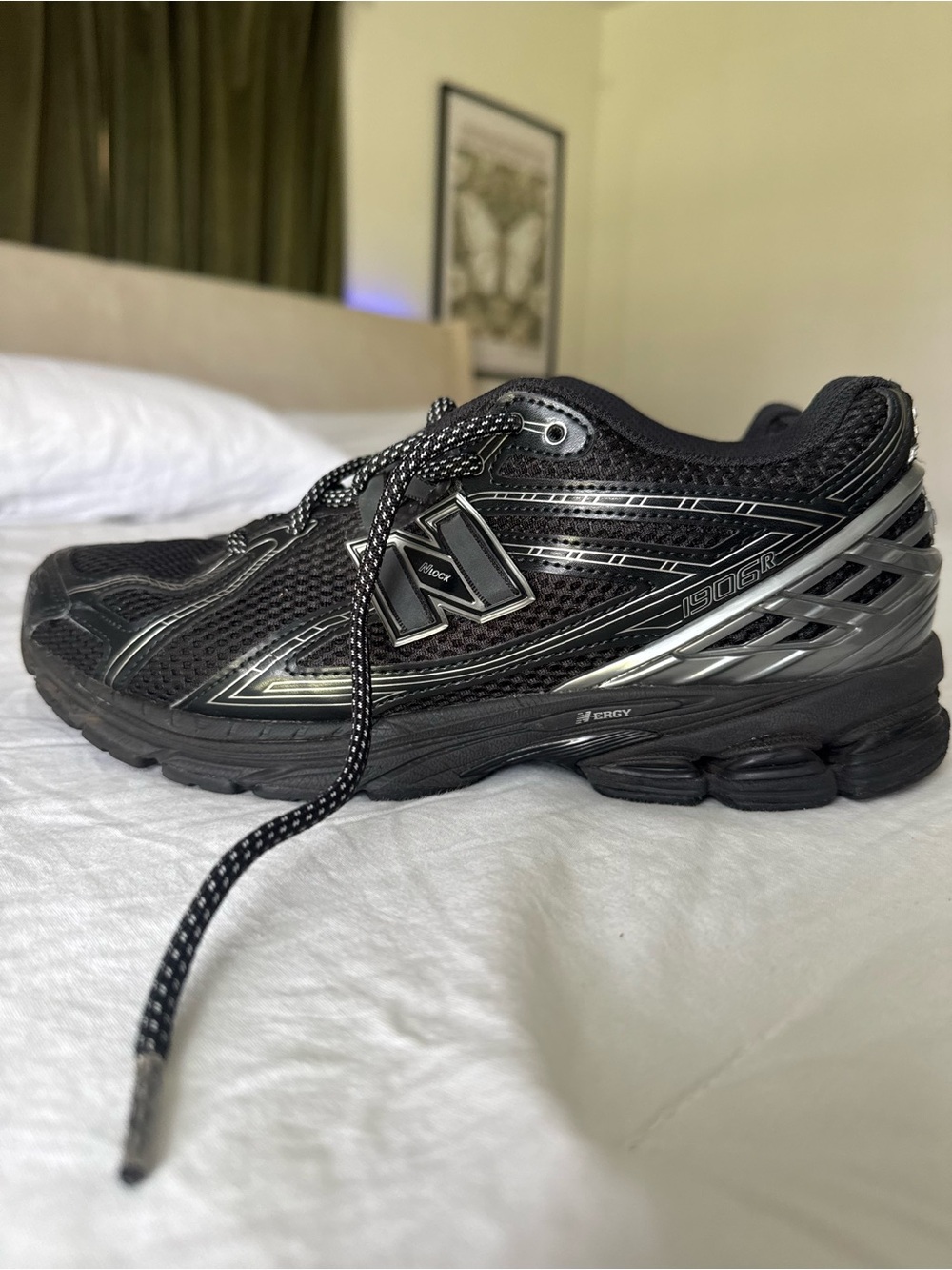 New Balance Black and Silver Men's Running Sneakers